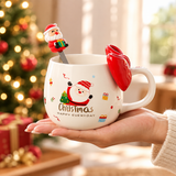 Caneca de Natal Laço Encantado em cerâmica, com design delicado e charmoso. Perfeita para café, mesa posta e para presentear neste Natal.