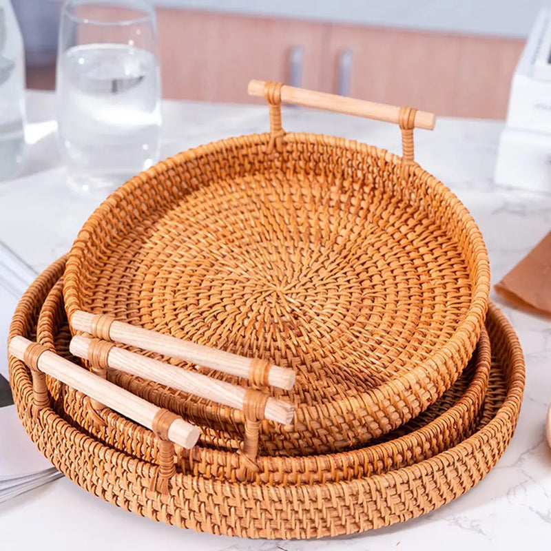 Bandeja de Vime | Cesta Organizadora Farmhouse para Cozinha e Mesa Posta

Organize sua cozinha com elegância usando a Bandeja de Vime com Tampa. Ideal para pães, frutas, legumes e decoração farmhouse. Design artesanal, ecológico e resistente.
